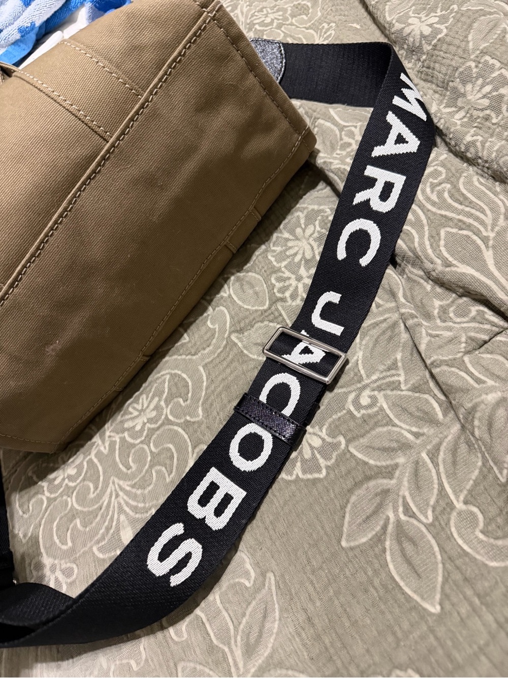 Marc Jacobs Khaki Canvas Tote with Black Logo Strap - Picture 5 of 7